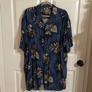 Men’s big and tall tropical shirt.